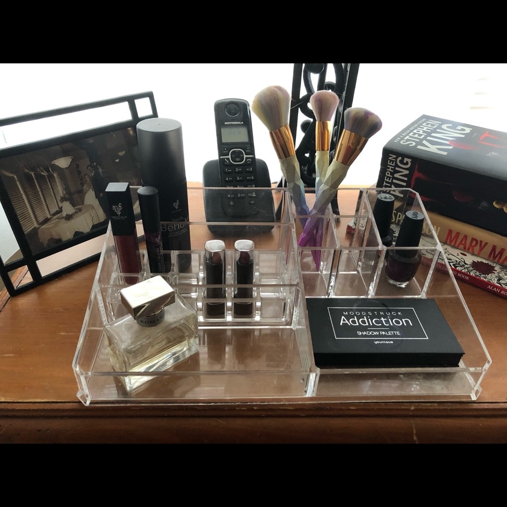 Clear makeup organizer